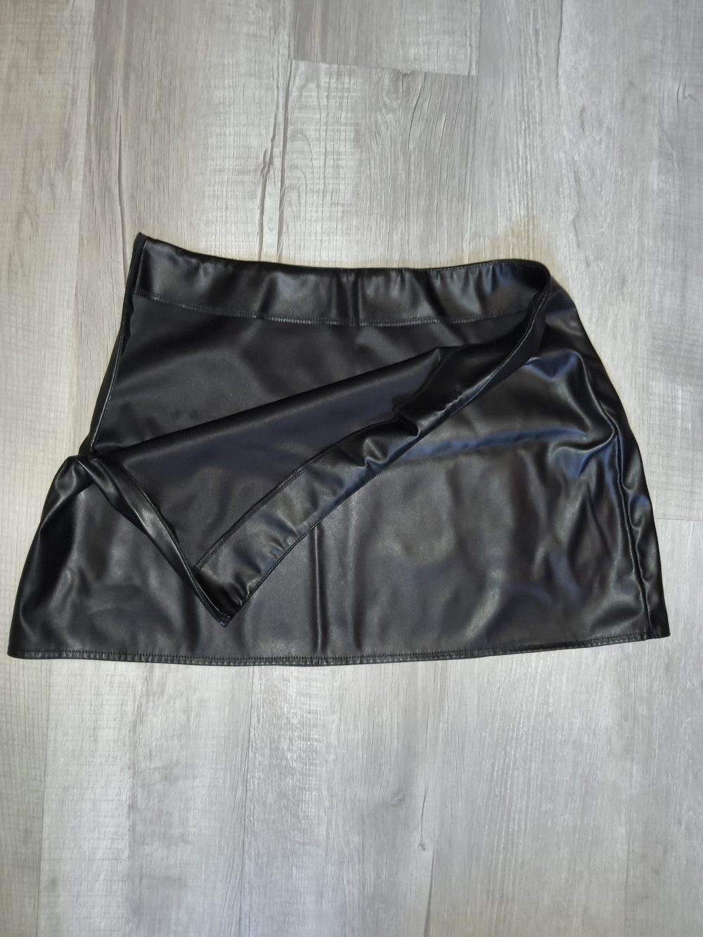 SHEIN Black Faux Leather Mini Skirt